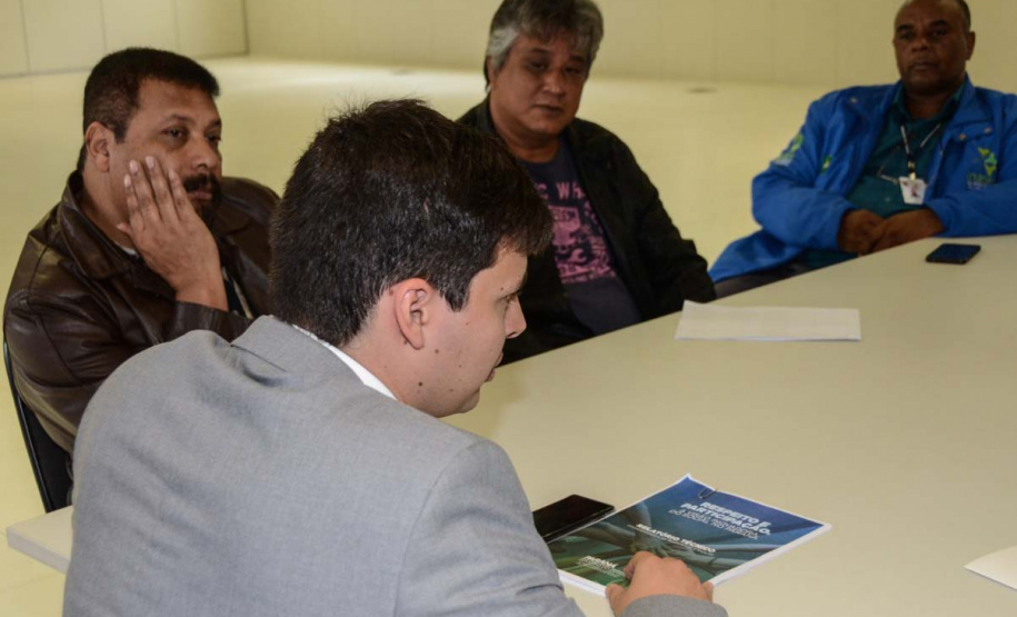 O Governo do Estado instituiu nesta semana um grupo de trabalho para discutir estratégias e propostas de valorização dos quilombolas e das comunidades tradicionais do Paraná. O decreto foi assinado pelo governador Carlos Massa Ratinho Junior.Foto: SEJUF