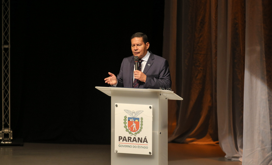 A Secretaria de Estado da Justiça, Família e Trabalho comemora o Dia Nacional da Justiça e da Família nesta sexta-feira (06), em Curitiba, com uma palestra do vice-presidente da República, Hamilton Mourão.  06/12/2019  -  Foto: Geraldo Bubniak/AEN