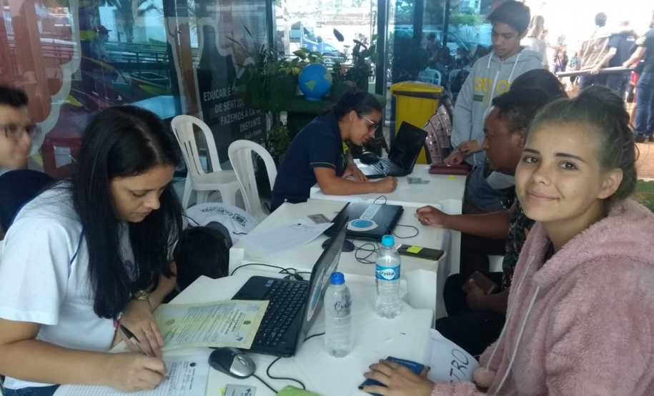 A feira de serviços Paraná Cidadão registrou cerca de 13 mil atendimentos em Cascavel. A ação ofereceu mais de 30 serviços, entre eles a emissão da carteira de identidade, carteira de trabalho e CPF. Foto: SEJUF