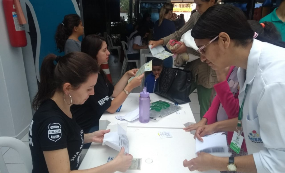 A feira de serviços Paraná Cidadão registrou cerca de 13 mil atendimentos em Cascavel. A ação ofereceu mais de 30 serviços, entre eles a emissão da carteira de identidade, carteira de trabalho e CPF. Foto: SEJUF