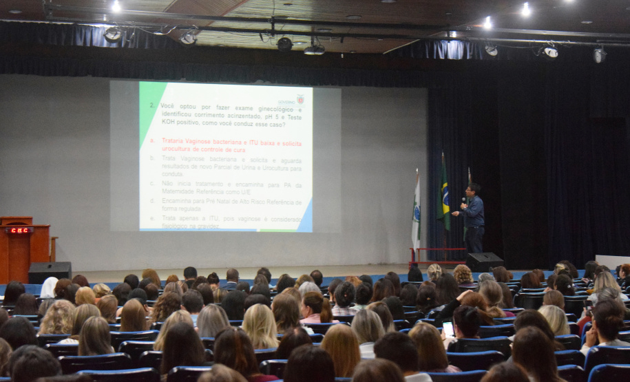 O alerta para o cuidado com o preenchimento de dados foi uma das instruções reforçadas aos profissionais da área da saúde que es reuniram sexta-feira (6), em Curitiba. Foi o quarto encontro macrorregional voltado ao tema: Atenção à Saúde da Mulher e da Criança: inovar para avançar, promovido pela secretaria de Estado da Saúde. Foto:SESA