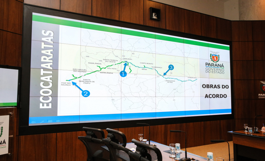 O governador Carlos Massa Ratinho Junior e o secretário de Infraestrutura e Logística, Sandro Alex, divulgam nesta segunda-feira (09), no Palácio Iguaçu, as obras aprovadas pelo Governo do Estado que serão realizadas com os recursos do acordo de leniência firmado pela empresa Ecorodovias, que controla as concessionárias Ecovia e Ecocataratas, e Ministério Público Federal (MPF). Curitiba, 09/12/2019 - Foto: Geraldo Bubniak/AEN