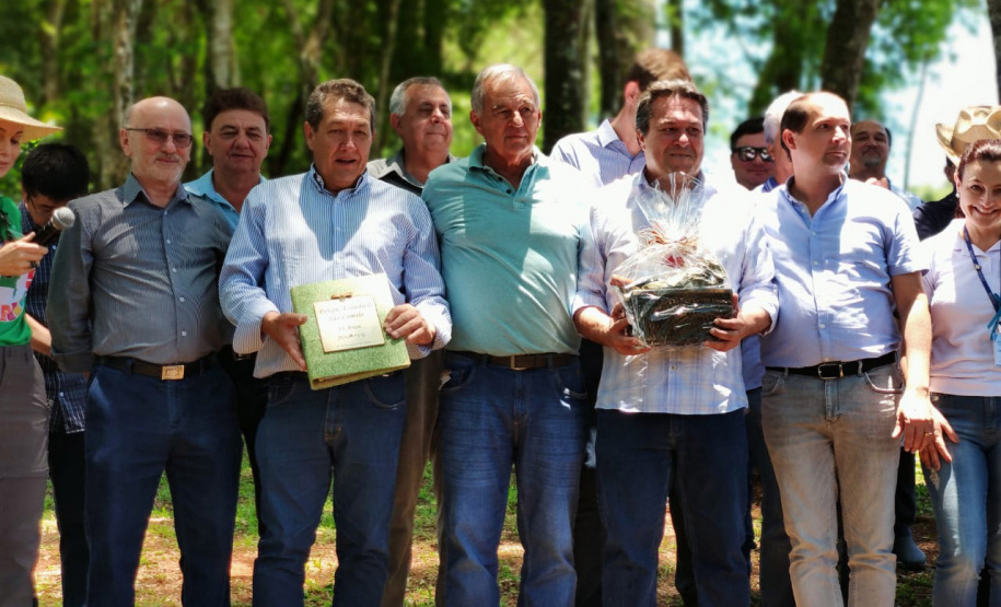 Considerado um dos mais antigos do Estado e um dos poucos fragmentos florestais da região, o Parque Estadual São Camilo, localizado em Palotina, completa 35 anos. “O objetivo da área é proteger a fauna e a flora local, além de proporcionar à população lazer e contado com a natureza”, diz o diretor de Biodiversidade e Áreas Protegidas do Instituto Ambiental Paraná (IAP), Rafael Andreguetto. Foto:SEDEST