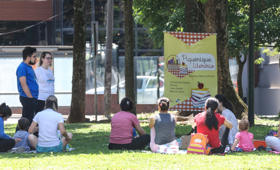 Biblioteca promove mais um Piquenique Literário
. Foto: Geraldo Bubniak/AEN