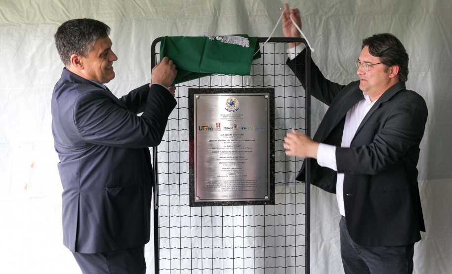 A Copel e Universidade Tecnológica Federal do Paraná – UTFPR inauguraram nesta segunda-feira (09) a rede de Estações de Pesquisa em Energia Solar, projeto que promete transformar o Estado em uma referência nesta área.