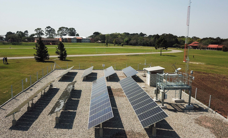 A Copel e Universidade Tecnológica Federal do Paraná – UTFPR inauguraram nesta segunda-feira (09) a rede de Estações de Pesquisa em Energia Solar, projeto que promete transformar o Estado em uma referência nesta área. Foto: Copel
