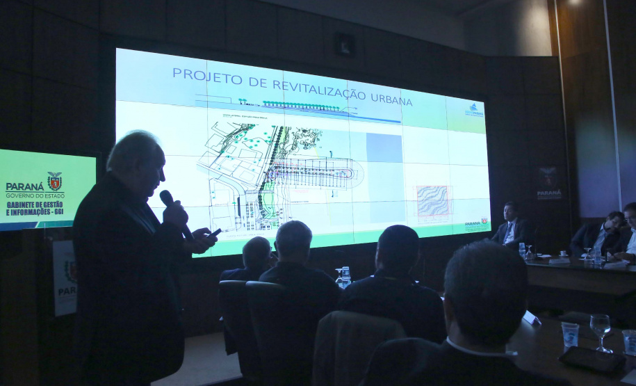 Governador Carlos Massa Ratinho Junior em reunião com os secretários. Na imagem, José Luis Scroccaro, do Instituto das Aguas do Paraná. Curitiba,10/12/2019 Foto:Jaelson Lucas / AEN