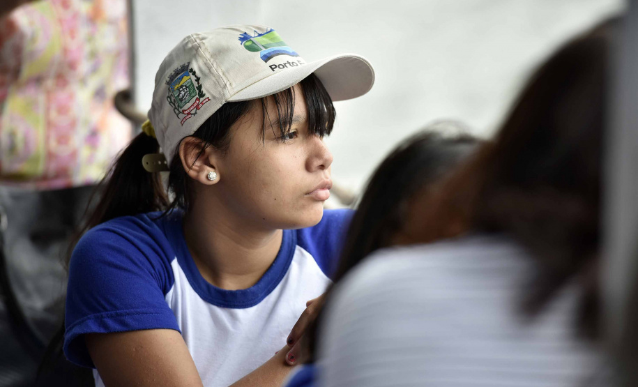 A empresa pública Portos do Paraná acaba de renovar o convênio do Projeto Porto Escola com os municípios de Paranaguá e Antonina. Com o ato desta terça-feira (10), a empresa dá continuidade à atividade que tem como objetivo abrir e aproximar ainda mais o porto da cidade. No programa, isso se dá através da educação. Em cinco anos, já são 9.561 alunos atendidos. Foto: Claudio Neves