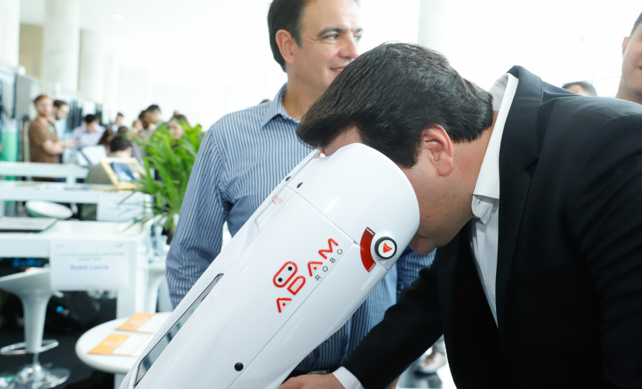 O governador Carlos Massa Ratinho Junior autorizou nesta quarta-feira (11), em cerimônia no Palácio Iguaçu, a liberação de R$ 168 milhões para a saúde pública de 297 municípios paranaenses.