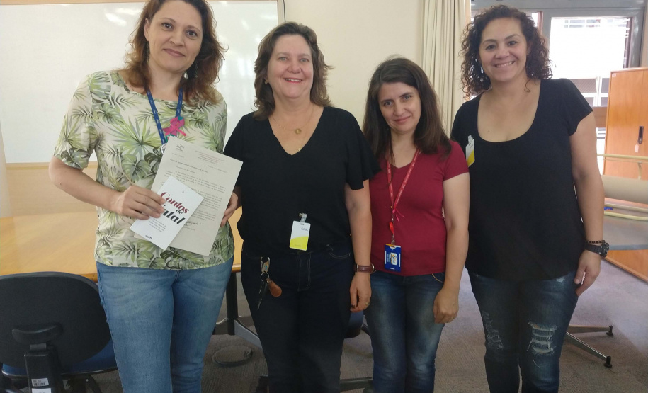 O Departamento Penitenciário do Paraná (Depen) recebeu milhares de livros doados pelo Serviço Social do Comércio do Paraná (Sesc/PR) para serem destinados às unidades prisionais que têm o programa de remição de pena pela leitura, que atende cerca de 3,4 mil presos por mês no Estado. Entre as obras doadas, há clássicos da literatura nacional e livros infantis, que serão encaminhados à Creche Cantinho Feliz, da Penitenciária Feminina do Paraná. Foto: Depen