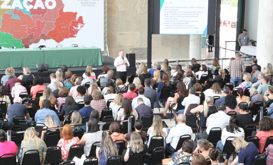 A partir de um processo participativo, democrático e acessível, o Planejamento Regional Integrado para a área da saúde foi construído durante o ano de 2019. O relatório do PRI foi apresentado nesta quarta-feira (11), no Palácio Iguaçu, para representantes municipais, do Estado, dos consórcios e parceiros. Desde fevereiro, equipes da secretaria estadual percorreram o Estado promovendo oficinas e reuniões para identificar as necessidades da área de forma regionalizada.Foto:Ari Dias/AEN