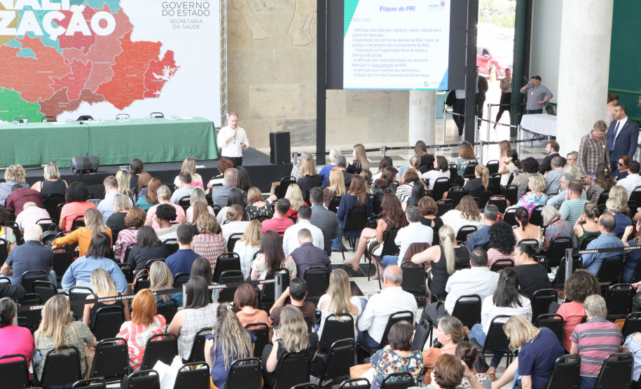 A partir de um processo participativo, democrático e acessível, o Planejamento Regional Integrado para a área da saúde foi construído durante o ano de 2019. O relatório do PRI foi apresentado nesta quarta-feira (11), no Palácio Iguaçu, para representantes municipais, do Estado, dos consórcios e parceiros. Desde fevereiro, equipes da secretaria estadual percorreram o Estado promovendo oficinas e reuniões para identificar as necessidades da área de forma regionalizada.Foto:Ari Dias/AEN