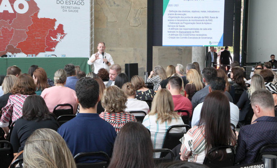 A partir de um processo participativo, democrático e acessível, o Planejamento Regional Integrado para a área da saúde foi construído durante o ano de 2019. O relatório do PRI foi apresentado nesta quarta-feira (11), no Palácio Iguaçu, para representantes municipais, do Estado, dos consórcios e parceiros. Desde fevereiro, equipes da secretaria estadual percorreram o Estado promovendo oficinas e reuniões para identificar as necessidades da área de forma regionalizada.Foto:Ari Dias/AEN