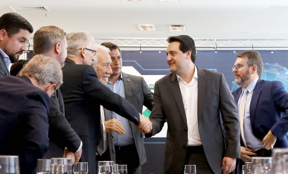 O governador Carlos Massa Ratinho Junior lançou nesta quinta-feira (12) dois projetos do Banco Regional de Desenvolvimento do Extremo Sul (BRDE) voltados à inovação: o BRDE Labs e o Fip Anjo. O objetivo é apoiar, capacitar e aportar recursos a startups paranaenses de diversas áreas, mas com foco principal no desenvolvimento de soluções para o agronegócio. Curitiba12/12/2019 Foto:Jaelson Lucas / AEN