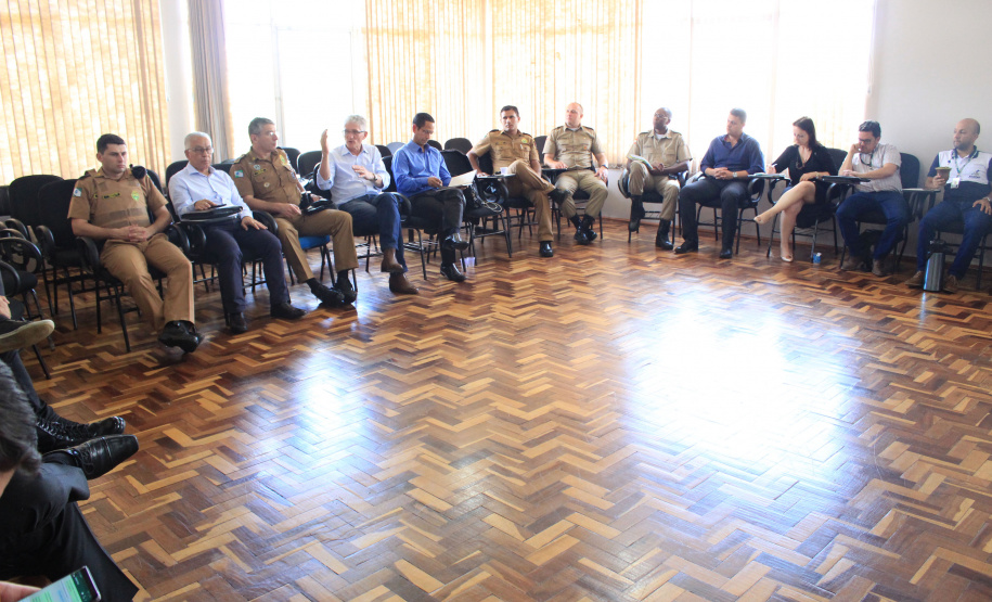 O Paraná e Santa Catarina vão intensificar a defesa agropecuária nas suas divisas e na fronteira com a Argentina. Representantes dos dois estados se reuniram quarta-feira (11), em Barracão, no Sudoeste, para debater estratégias de controle do trânsito de animais. Foto:SEAB