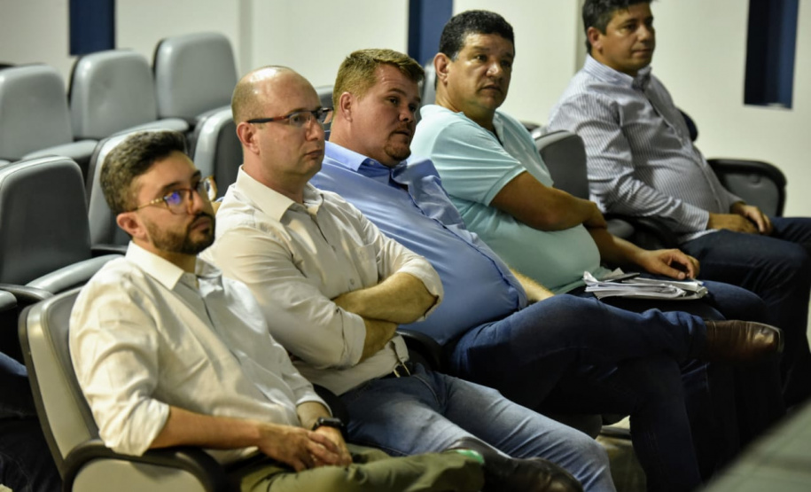 A empresa Portos do Paraná intensifica a parceria com a comunidade portuária para agilizar duas importantes obras de melhoria para a população de Paranaguá. Os projetos executivos da revitalização da Avenida Atílio Fontana, conhecida como Estrada Velha de Alexandra, e da construção de um viaduto sobre a ferrovia da Avenida Roque Vernalha serão doados pela iniciativa privada e executados pelo Governo do Estado. Foto: Claudio Neves/Portos do Paraná