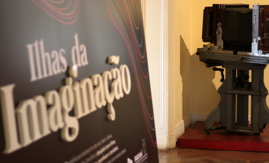O Museu da Imagem e do Som do Paraná (MIS-PR) dá prosseguimento, na próxima terça-feira (17), à programação comemorativa aos seus 50 anos, com a abertura da exposição Ilhas da Imaginação, que toma como ponto de partida o seu acervo tridimensional