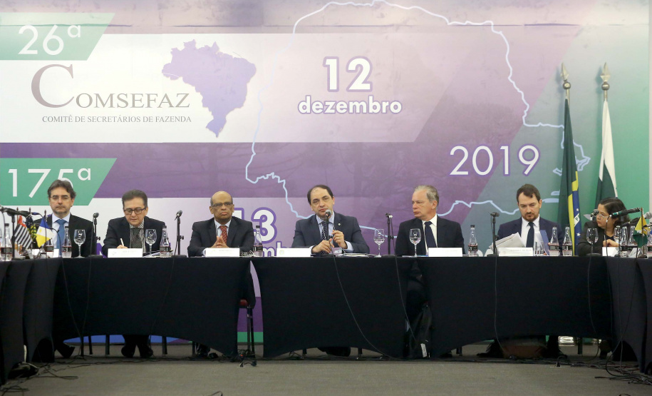 O secretário especial da Fazenda, Waldery Rodrigues Junior, presidente do Conselho Nacional de Política Fazendária (Confaz), afirmou nesta sexta-feira (13), durante reunião da entidade, em Curitiba, que a proposta de reforma tributária a ser apresentada pelo governo ao Congresso vai contribuir para pacificar a questão da guerra fiscal entre os Estados. Foto:Jaelson Lucas / AEN