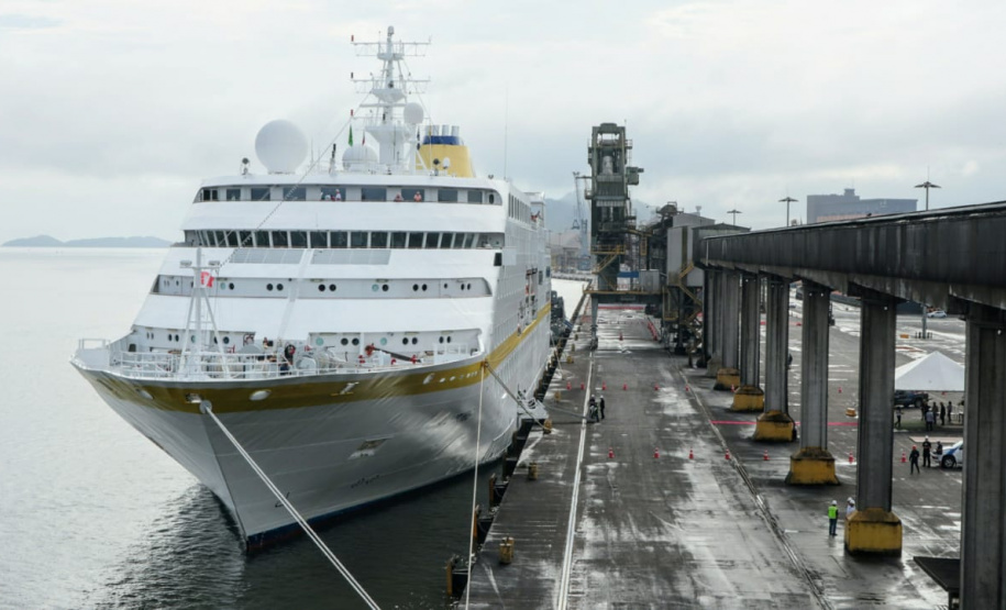 Porto de Paranaguá volta a receber navio de passageiros. Foto: Claudio Neves/Portos do Paraná