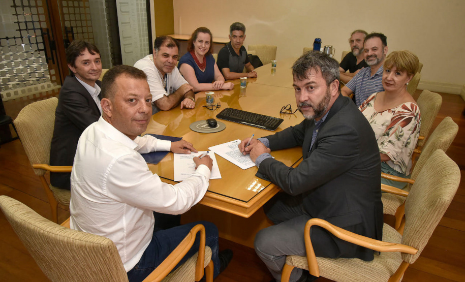 A Secretaria de Estado da Comunicação Social e da Cultura firmou com a Universidade Estadual do Paraná (Unespar) um acordo de cooperação técnica, científica e cultural, para instalação de um centro de formação e ao fortalecimento do Sistema Estadual de Museus do Paraná.Foto: SECC