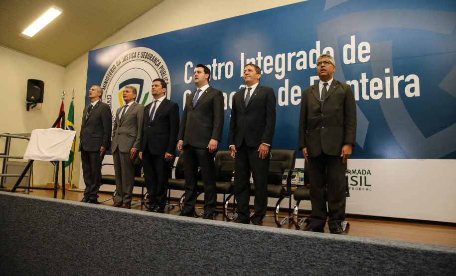 O Governador Carlos Massa Ratinho Junior e o ministro da Justiça e Segurança Pública, Sergio Moro, inauguram nesta segunda-feira (16),  em Foz do Iguaçu, o Centro Integrado de Operações de Fronteira. O CIOF reforçará as ações estratégicas estaduais de combate ao tráfico e ao crime organizado. A estrutura passa a integrar o Parque Tecnológico Itaipu, na Itaipu Binacional.Foz do Iguaçu, 16/12/2019 -  Foto: Geraldo Bubniak/AEN