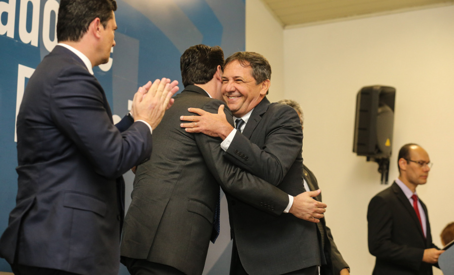 O Governador Carlos Massa Ratinho Junior e o ministro da Justiça e Segurança Pública, Sergio Moro, inauguram nesta segunda-feira (16),  em Foz do Iguaçu, o Centro Integrado de Operações de Fronteira. O CIOF reforçará as ações estratégicas estaduais de combate ao tráfico e ao crime organizado. A estrutura passa a integrar o Parque Tecnológico Itaipu, na Itaipu Binacional.Foz do Iguaçu, 16/12/2019 -  Foto: Geraldo Bubniak/AEN