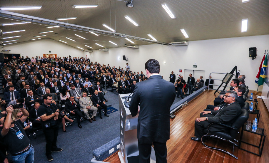 O Governador Carlos Massa Ratinho Junior e o ministro da Justiça e Segurança Pública, Sergio Moro, inauguram nesta segunda-feira (16),  em Foz do Iguaçu, o Centro Integrado de Operações de Fronteira. O CIOF reforçará as ações estratégicas estaduais de combate ao tráfico e ao crime organizado. A estrutura passa a integrar o Parque Tecnológico Itaipu, na Itaipu Binacional.Foz do Iguaçu, 16/12/2019 -  Foto: Geraldo Bubniak/AEN