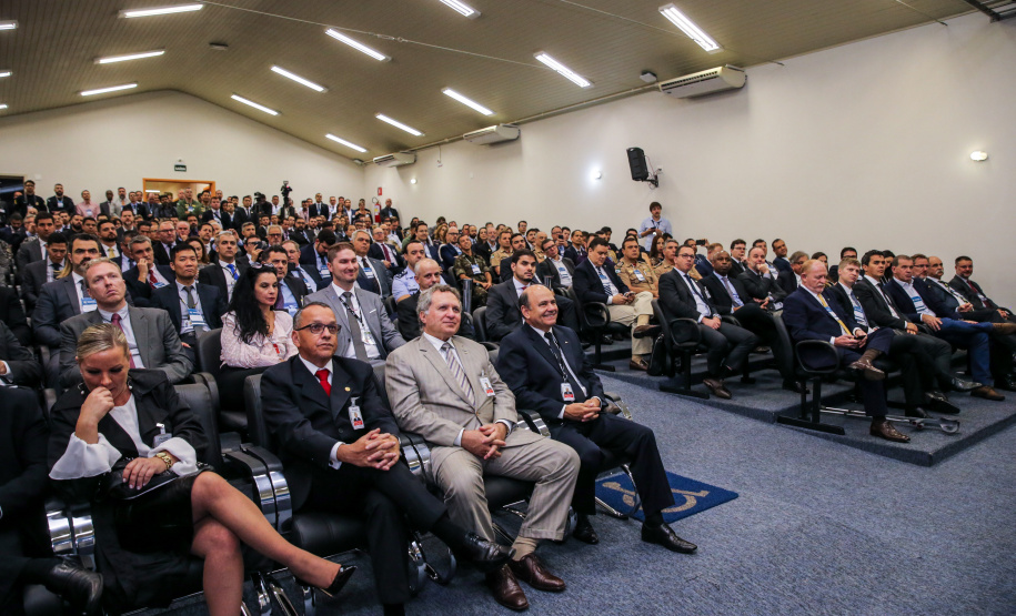 O Governador Carlos Massa Ratinho Junior e o ministro da Justiça e Segurança Pública, Sergio Moro, inauguram nesta segunda-feira (16),  em Foz do Iguaçu, o Centro Integrado de Operações de Fronteira. O CIOF reforçará as ações estratégicas estaduais de combate ao tráfico e ao crime organizado. A estrutura passa a integrar o Parque Tecnológico Itaipu, na Itaipu Binacional.Foz do Iguaçu, 16/12/2019 -  Foto: Geraldo Bubniak/AEN