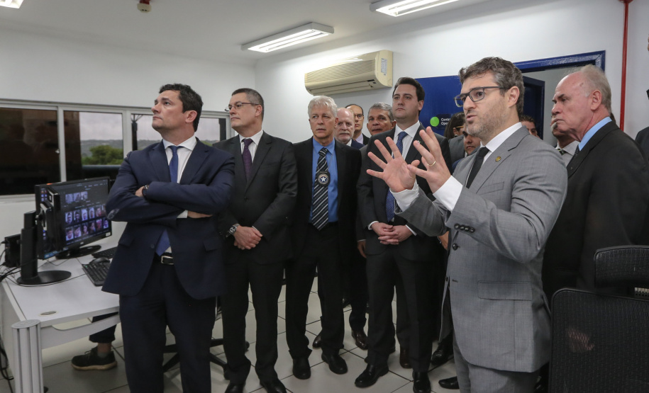 Fronteira Tech O Governador Carlos Massa Ratinho Junior e o ministro da Justiça e Segurança Pública, Sergio Moro, inauguram nesta segunda-feira (16), em Foz do Iguaçu, as operações do Fronteira Tech na Ponte Internacional da Amizade, que liga Foz do Iguaçu/PR à Ciudad del Este/PY. A iniciativa promover o uso de tecnologias digitais com foco na segurança pública. Foz do Iguaçu, 16/12/2019 - Foto: Geraldo Bubniak/AEN