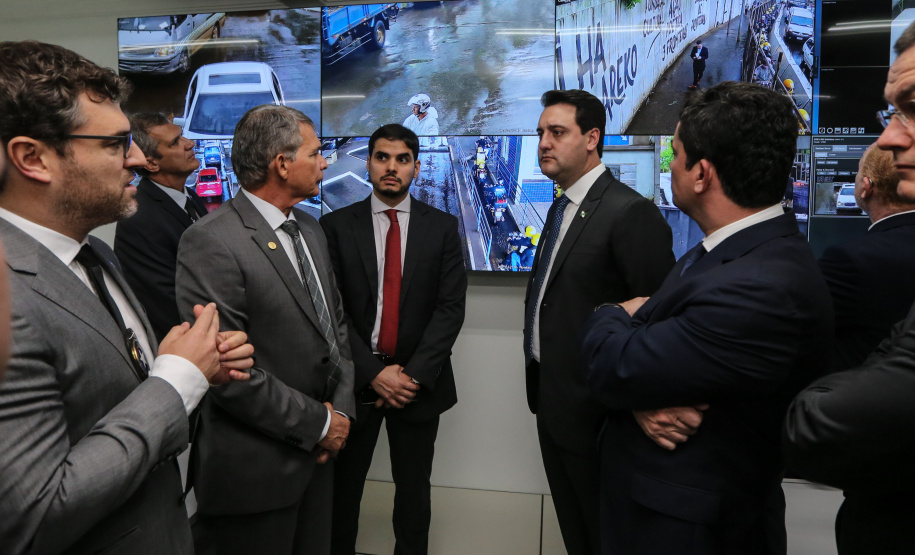 Fronteira Tech O Governador Carlos Massa Ratinho Junior e o ministro da Justiça e Segurança Pública, Sergio Moro, inauguram nesta segunda-feira (16), em Foz do Iguaçu, as operações do Fronteira Tech na Ponte Internacional da Amizade, que liga Foz do Iguaçu/PR à Ciudad del Este/PY. A iniciativa promover o uso de tecnologias digitais com foco na segurança pública. Foz do Iguaçu, 16/12/2019 - Foto: Geraldo Bubniak/AEN