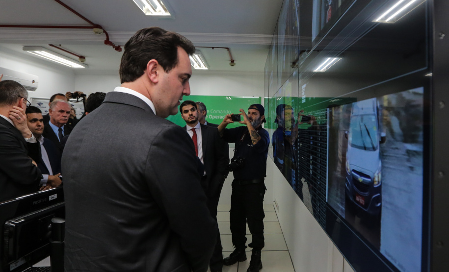 Fronteira Tech O Governador Carlos Massa Ratinho Junior e o ministro da Justiça e Segurança Pública, Sergio Moro, inauguram nesta segunda-feira (16), em Foz do Iguaçu, as operações do Fronteira Tech na Ponte Internacional da Amizade, que liga Foz do Iguaçu/PR à Ciudad del Este/PY. A iniciativa promover o uso de tecnologias digitais com foco na segurança pública. Foz do Iguaçu, 16/12/2019 - Foto: Geraldo Bubniak/AEN