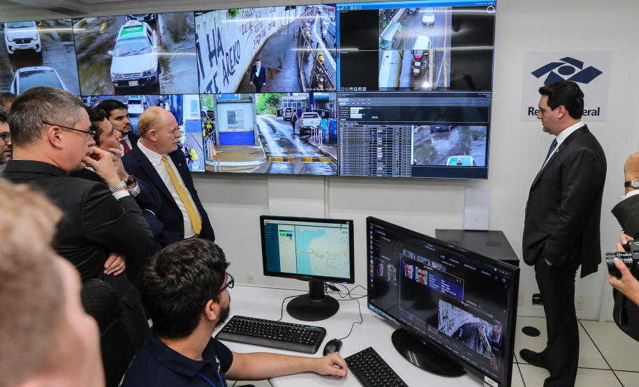 Fronteira Tech O Governador Carlos Massa Ratinho Junior e o ministro da Justiça e Segurança Pública, Sergio Moro, inauguram nesta segunda-feira (16), em Foz do Iguaçu, as operações do Fronteira Tech na Ponte Internacional da Amizade, que liga Foz do Iguaçu/PR à Ciudad del Este/PY. A iniciativa promover o uso de tecnologias digitais com foco na segurança pública. Foz do Iguaçu, 16/12/2019 - Foto: Geraldo Bubniak/AEN