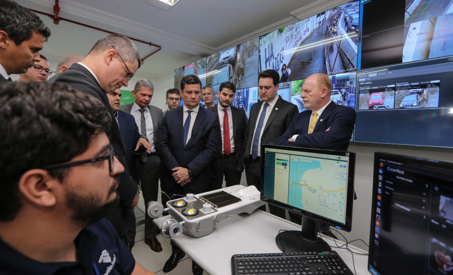 Fronteira Tech O Governador Carlos Massa Ratinho Junior e o ministro da Justiça e Segurança Pública, Sergio Moro, inauguram nesta segunda-feira (16), em Foz do Iguaçu, as operações do Fronteira Tech na Ponte Internacional da Amizade, que liga Foz do Iguaçu/PR à Ciudad del Este/PY. A iniciativa promover o uso de tecnologias digitais com foco na segurança pública. Foz do Iguaçu, 16/12/2019 - Foto: Geraldo Bubniak/AEN