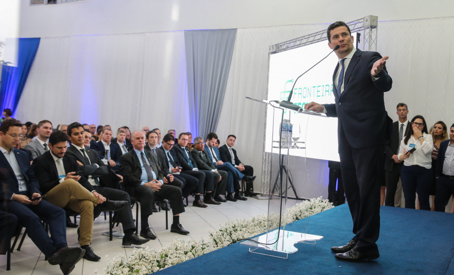 Fronteira Tech O Governador Carlos Massa Ratinho Junior e o ministro da Justiça e Segurança Pública, Sergio Moro, inauguram nesta segunda-feira (16), em Foz do Iguaçu, as operações do Fronteira Tech na Ponte Internacional da Amizade, que liga Foz do Iguaçu/PR à Ciudad del Este/PY. A iniciativa promover o uso de tecnologias digitais com foco na segurança pública. Foz do Iguaçu, 16/12/2019 - Foto: Geraldo Bubniak/AEN