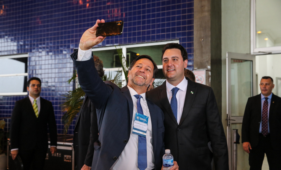 Fronteira Tech O Governador Carlos Massa Ratinho Junior e o ministro da Justiça e Segurança Pública, Sergio Moro, inauguram nesta segunda-feira (16), em Foz do Iguaçu, as operações do Fronteira Tech na Ponte Internacional da Amizade, que liga Foz do Iguaçu/PR à Ciudad del Este/PY. A iniciativa promover o uso de tecnologias digitais com foco na segurança pública. Foz do Iguaçu, 16/12/2019 - Foto: Geraldo Bubniak/AEN