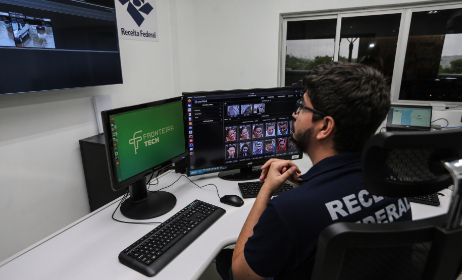 Fronteira Tech O Governador Carlos Massa Ratinho Junior e o ministro da Justiça e Segurança Pública, Sergio Moro, inauguram nesta segunda-feira (16), em Foz do Iguaçu, as operações do Fronteira Tech na Ponte Internacional da Amizade, que liga Foz do Iguaçu/PR à Ciudad del Este/PY. A iniciativa promover o uso de tecnologias digitais com foco na segurança pública. Foz do Iguaçu, 16/12/2019 - Foto: Geraldo Bubniak/AEN