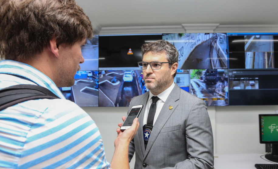 Fronteira Tech O Governador Carlos Massa Ratinho Junior e o ministro da Justiça e Segurança Pública, Sergio Moro, inauguram nesta segunda-feira (16), em Foz do Iguaçu, as operações do Fronteira Tech na Ponte Internacional da Amizade, que liga Foz do Iguaçu/PR à Ciudad del Este/PY. A iniciativa promover o uso de tecnologias digitais com foco na segurança pública. Na foto Decio Rui da Receita FederalFoz do Iguaçu, 16/12/2019 - Foto: Geraldo Bubniak/AEN