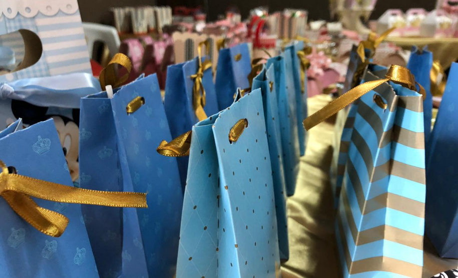 Brinquedos, sorrisos, esperança e, claro, o Papai Noel. Foi assim a segunda-feira (16) de cerca de 400 crianças que passam por tratamento no ambulatório e na pediatria do Hospital do Trabalhador (HT) e também no Centro de Atendimento Integral ao Fissurado Lábio-Palatal (Caif), em Curitiba. Foto: Andressa Oliveira/SESA