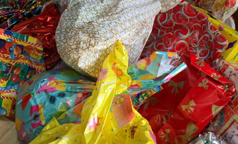 Brinquedos, sorrisos, esperança e, claro, o Papai Noel. Foi assim a segunda-feira (16) de cerca de 400 crianças que passam por tratamento no ambulatório e na pediatria do Hospital do Trabalhador (HT) e também no Centro de Atendimento Integral ao Fissurado Lábio-Palatal (Caif), em Curitiba. Foto: Andressa Oliveira/SESA