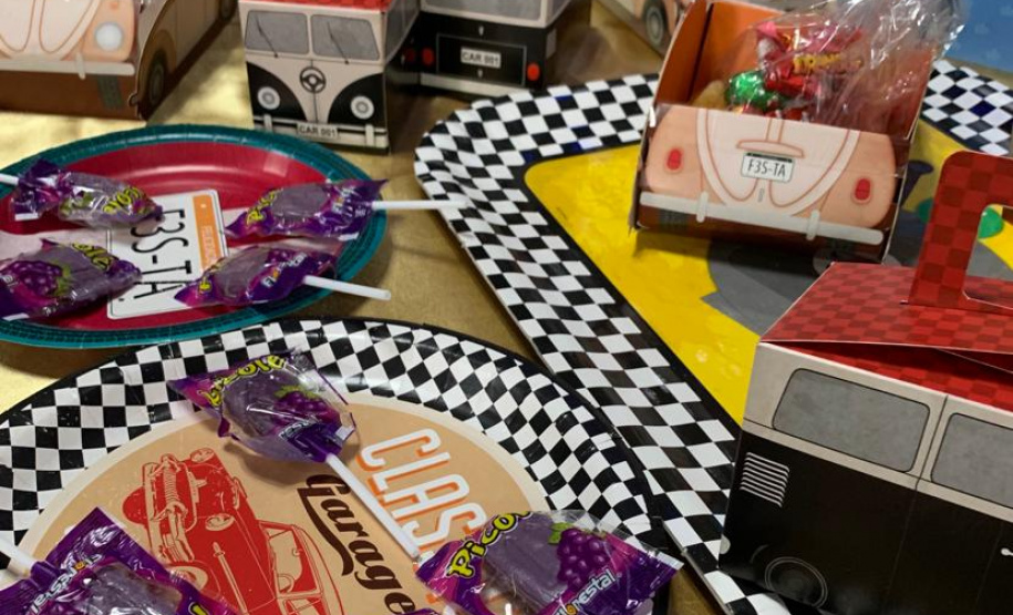 Brinquedos, sorrisos, esperança e, claro, o Papai Noel. Foi assim a segunda-feira (16) de cerca de 400 crianças que passam por tratamento no ambulatório e na pediatria do Hospital do Trabalhador (HT) e também no Centro de Atendimento Integral ao Fissurado Lábio-Palatal (Caif), em Curitiba. Foto: Andressa Oliveira/SESA