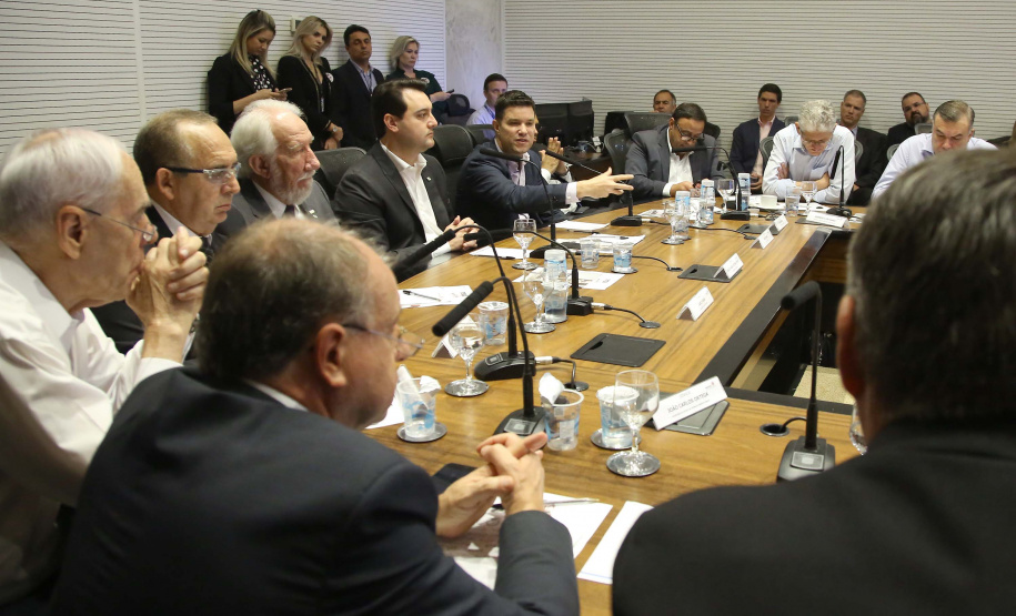 Governador Carlos Massa Ratinho Junior em reunião com os secretários. Curitiba,17/12/2019 Foto:Jaelson Lucas / AEN
