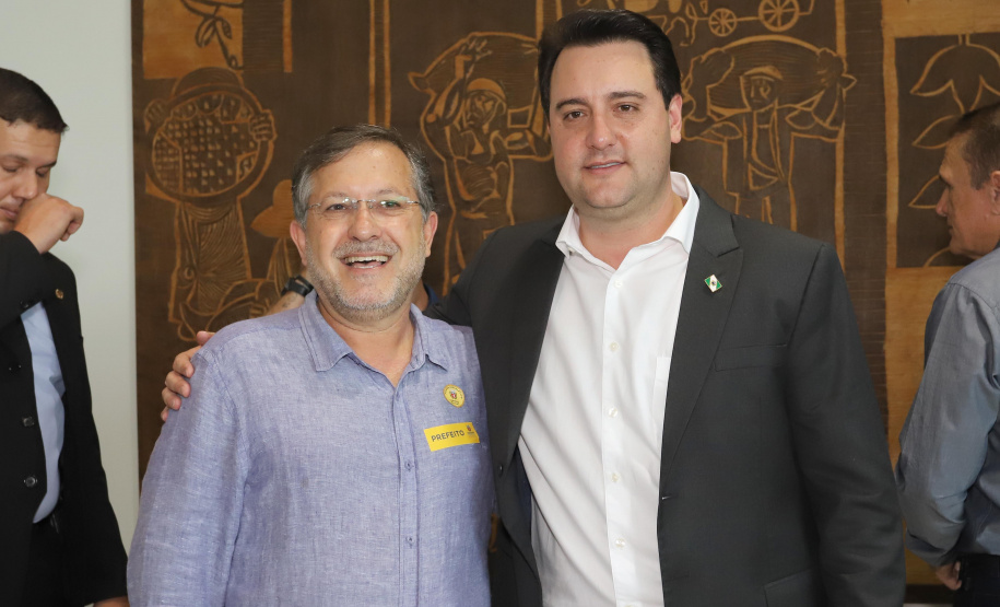 O governador Carlos Massa Ratinho Junior confirmou nesta terça-feira (17), durante evento no Palácio Iguaçu, um grande pacote voltado para o meio ambiente e a sustentabilidade. Foram destinados, entre liberações diretas e convênios, R$ 65 milhões para 149 municípios do Estado. Foto: Arnaldo Alves/AEN