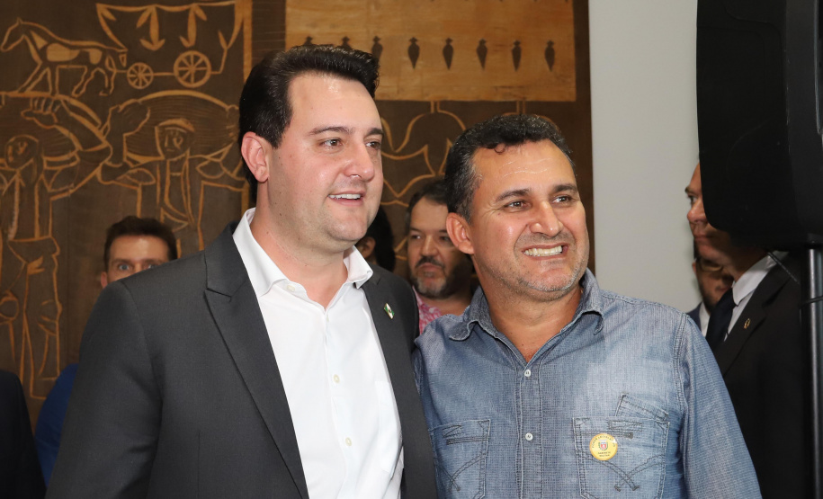 O governador Carlos Massa Ratinho Junior confirmou nesta terça-feira (17), durante evento no Palácio Iguaçu, um grande pacote voltado para o meio ambiente e a sustentabilidade. Foram destinados, entre liberações diretas e convênios, R$ 65 milhões para 149 municípios do Estado. Foto: Arnaldo Alves/AEN