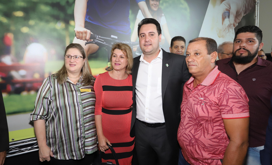 O governador Carlos Massa Ratinho Junior confirmou nesta terça-feira (17), durante evento no Palácio Iguaçu, um grande pacote voltado para o meio ambiente e a sustentabilidade. Foram destinados, entre liberações diretas e convênios, R$ 65 milhões para 149 municípios do Estado. Foto: Arnaldo Alves/AEN