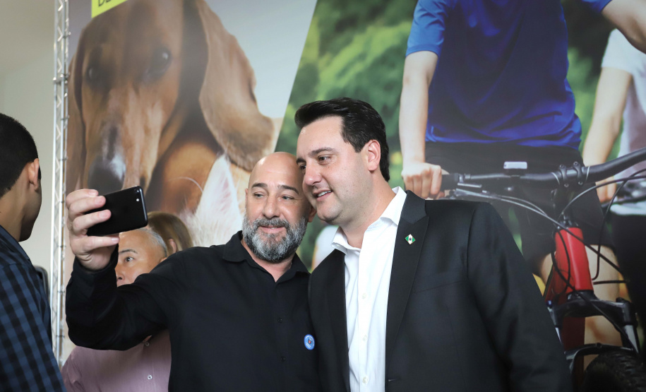 O governador Carlos Massa Ratinho Junior confirmou nesta terça-feira (17), durante evento no Palácio Iguaçu, um grande pacote voltado para o meio ambiente e a sustentabilidade. Foram destinados, entre liberações diretas e convênios, R$ 65 milhões para 149 municípios do Estado. Foto: Arnaldo Alves/AEN