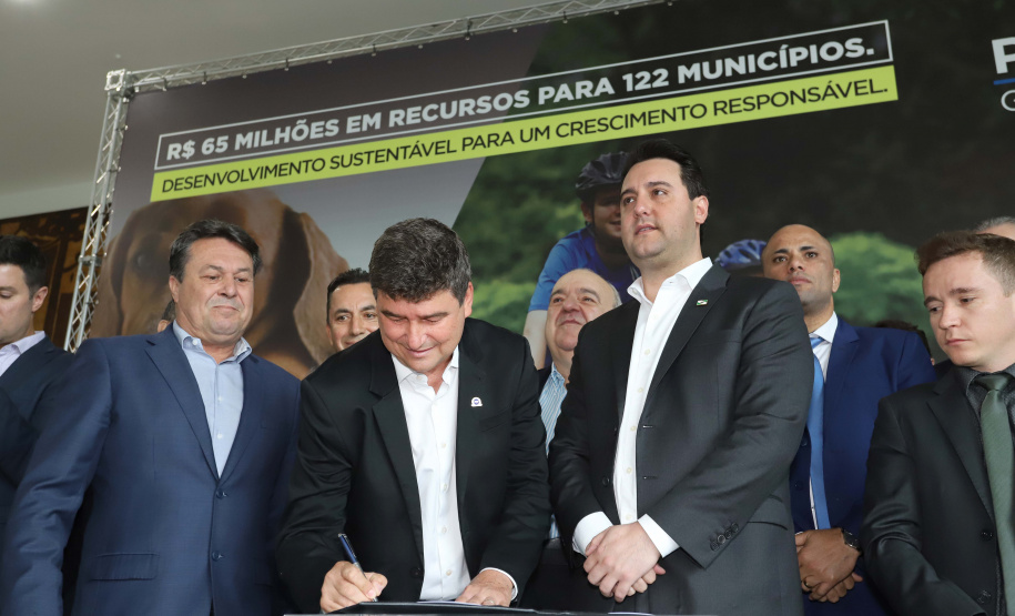 O Governo do Paraná criou neste o Certificado de Mérito Ambiental, que premia municípios pela implantação de projetos de sustentabilidade em prol do ecossistema. A intenção é reconhecer boas ações que podem ser replicadas em outras cidades do Estado. A iniciativa é da Secretaria do Desenvolvimento Sustentável e do Turismo.Foto: Arnaldo Alves/AEN