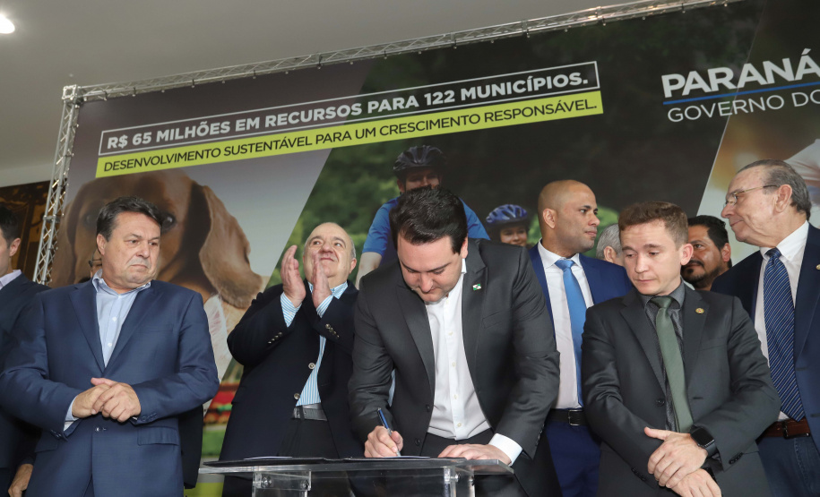 O Governo do Paraná criou neste o Certificado de Mérito Ambiental, que premia municípios pela implantação de projetos de sustentabilidade em prol do ecossistema. A intenção é reconhecer boas ações que podem ser replicadas em outras cidades do Estado. A iniciativa é da Secretaria do Desenvolvimento Sustentável e do Turismo.Foto: Arnaldo Alves/AEN