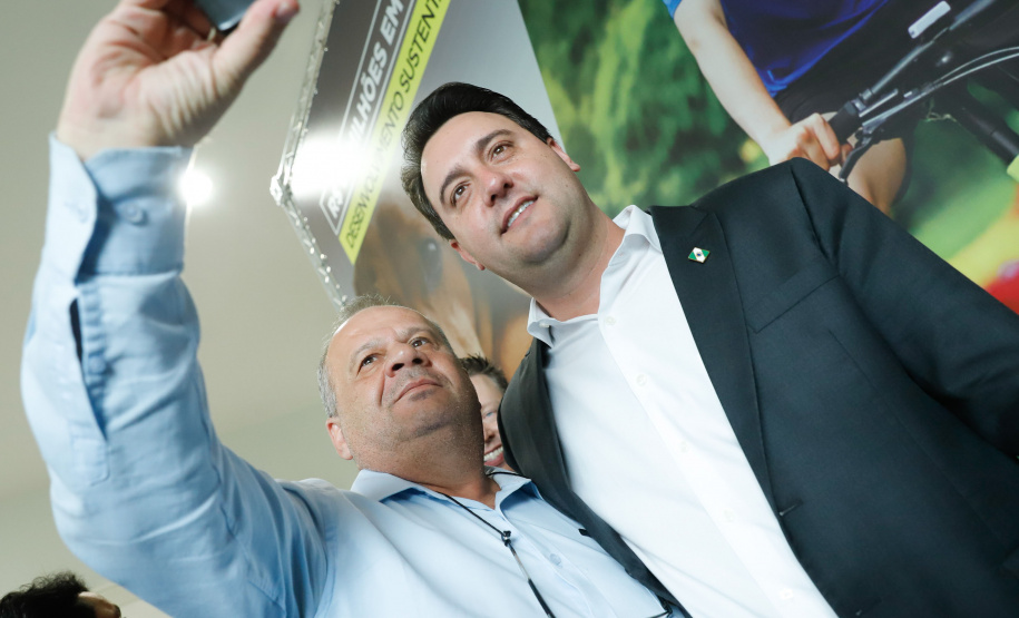 O governador Carlos Massa Ratinho Junior confirmou nesta terça-feira (17), durante evento no Palácio Iguaçu, um grande pacote voltado para o meio ambiente e a sustentabilidade. Foram destinados, entre liberações diretas e convênios, R$ 65 milhões para 149 municípios do Estado.