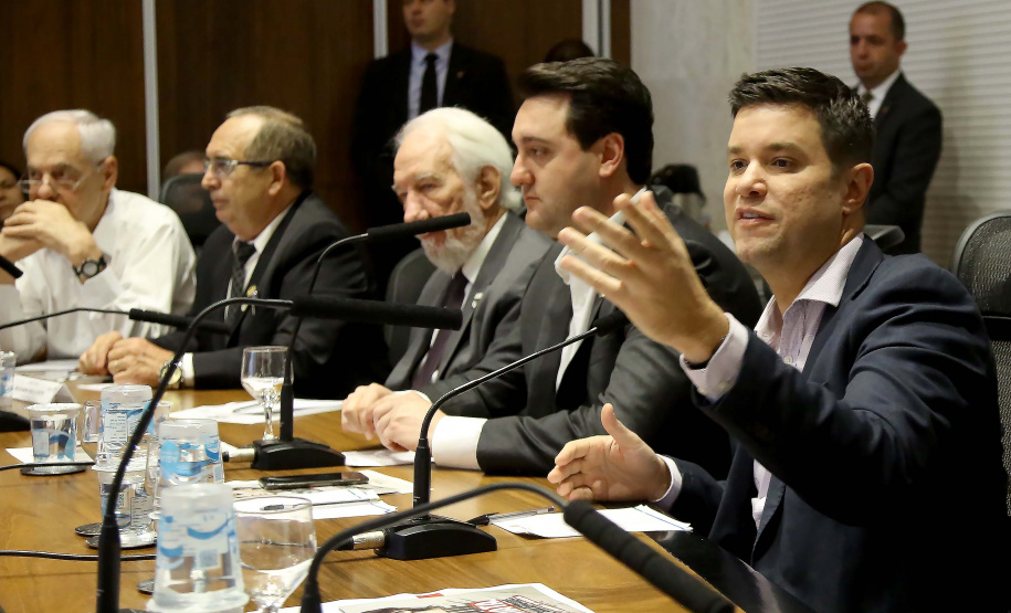 Governador Carlos Massa Ratinho Junior em reunião com os secretários. Curitiba,17/12/2019 Foto:Jaelson Lucas / AEN