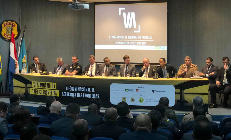 O secretário estadual da Segurança Pública, Romulo Marinho Soares, participou nesta terça-feira (17) do II Fórum Nacional de Segurança nas Fronteiras, durante o XII Seminário da Tríplice Fronteira, em Foz do Iguaçu, nos dias 17 e 18. O evento ocorre no Auditório da Polícia Federal de Foz do Iguaçu. Foto:SESP